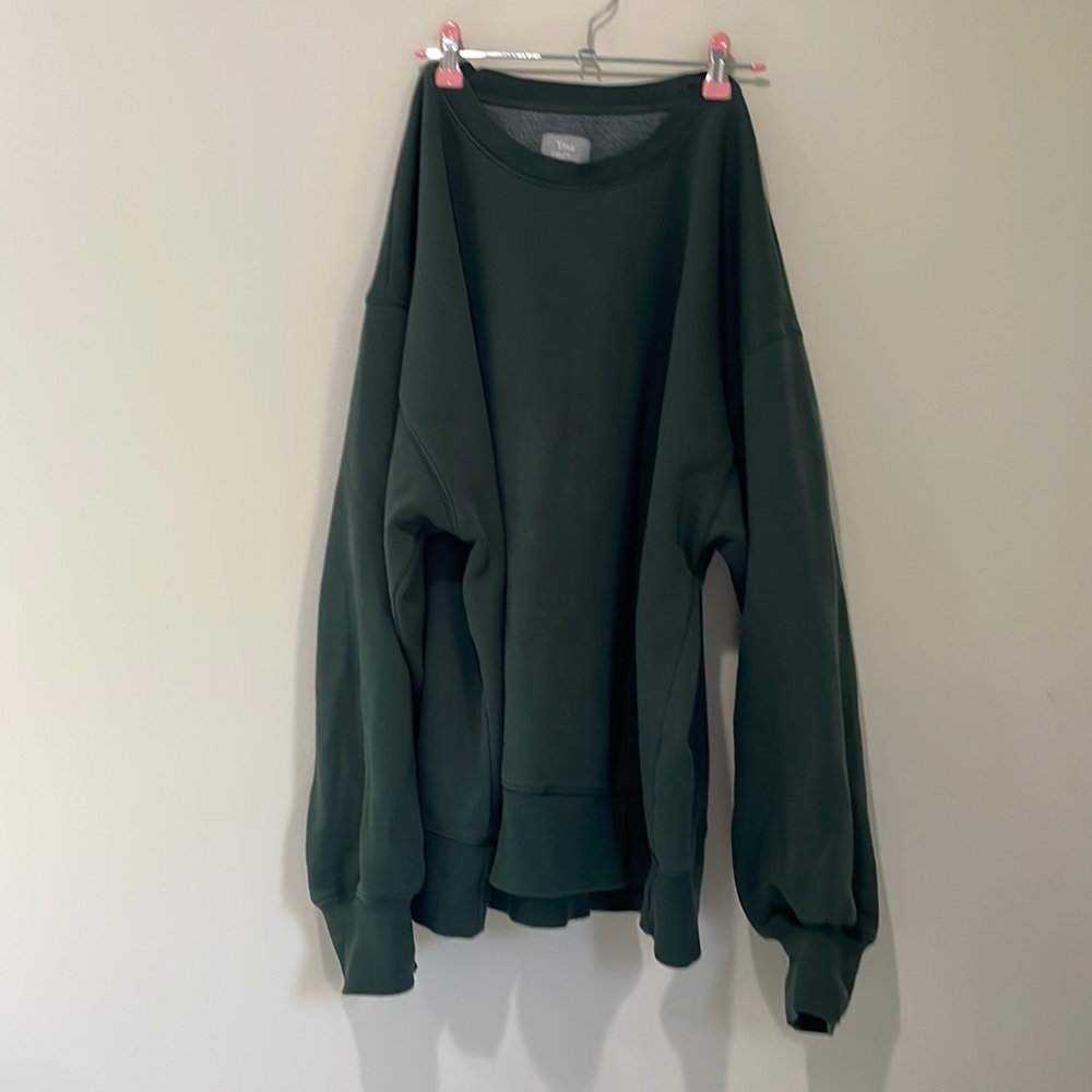 ARITZIA TNA COZY AF CREW NECK 💚
